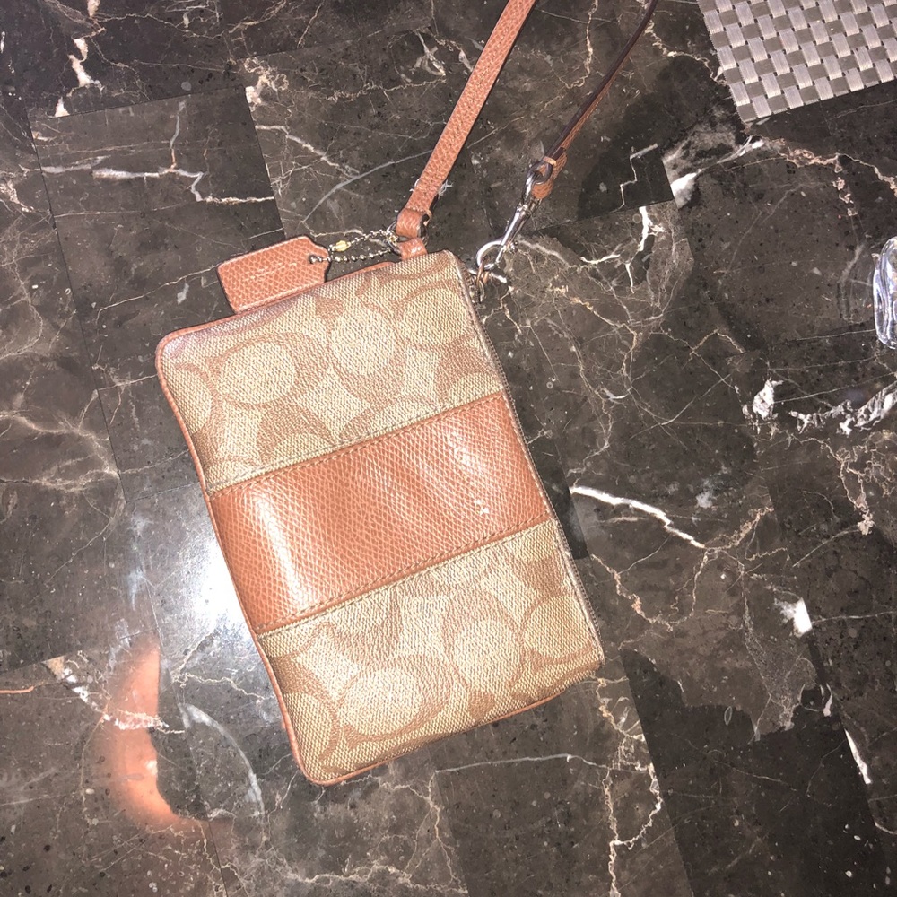 Coach Wallet - Picture 4 of 4